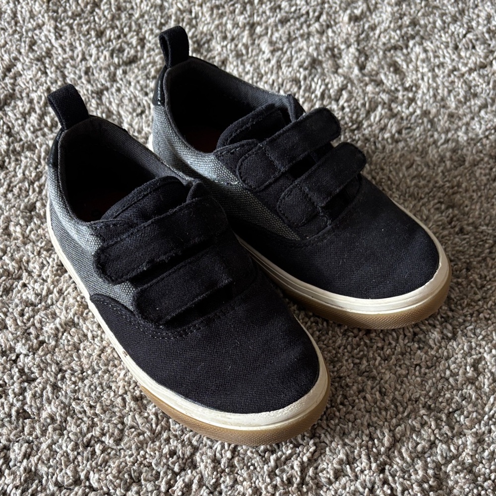 Old Navy Black and Gray Kids Sneakers